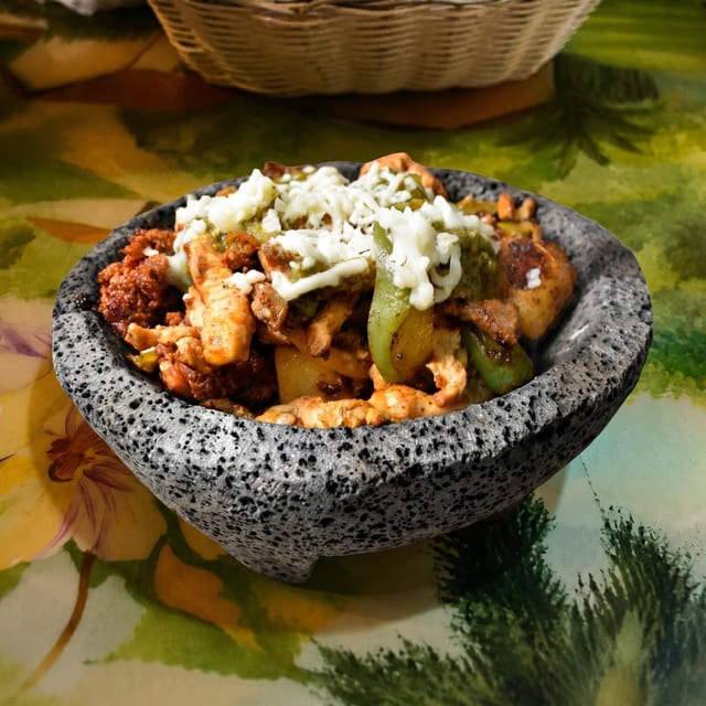 Molcajete Caliente